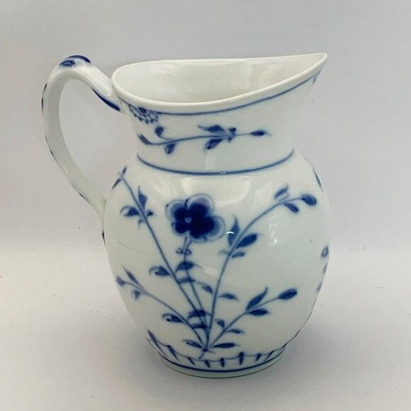 Vintage B&G Danmark Kubenhavn Blue & White Floral Porcelain Pitcher - Picture 9 of 9